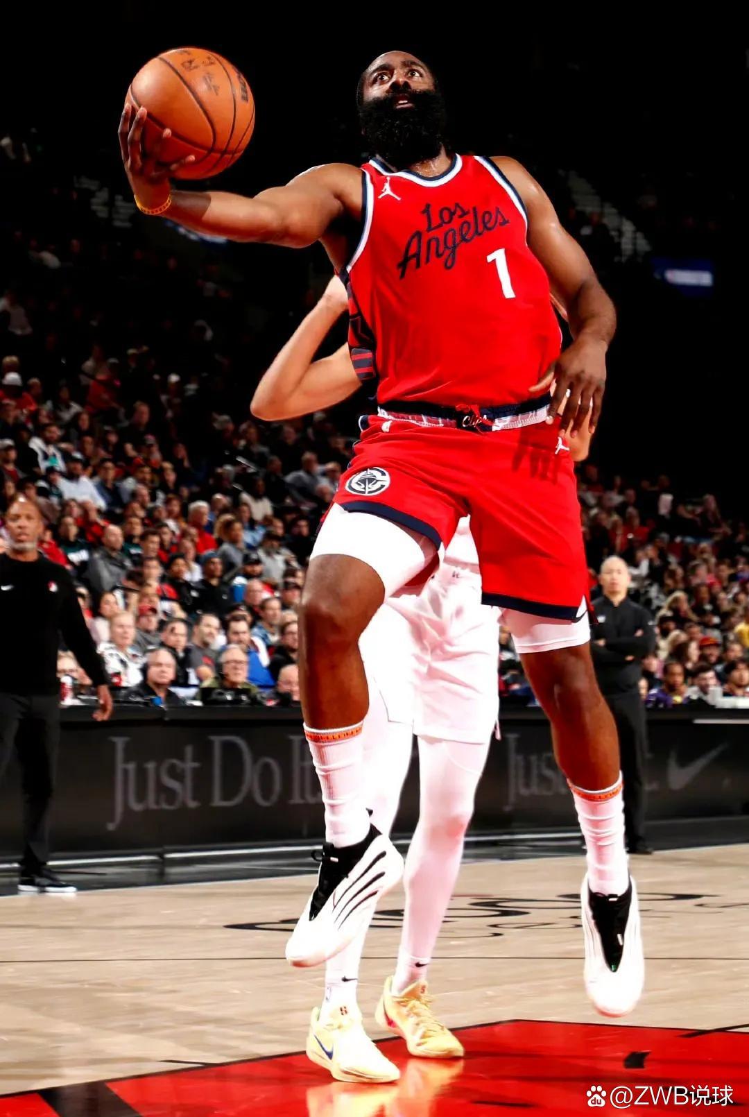 AYX爱游戏中国包含湖人不断突破！，哈登连续十五场比赛得分超过大比分获胜全场沸腾不已的词条